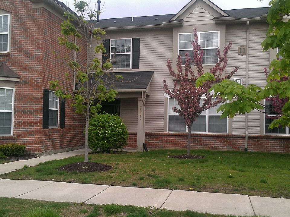 1st image of 3906 Radcliff Dr #130