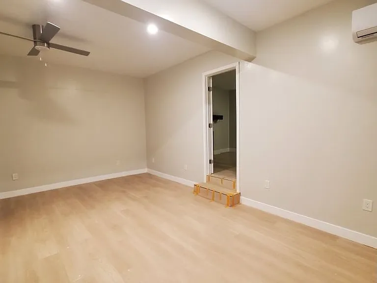 230 E Hazel St — Photo 6
