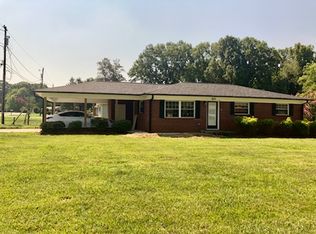 517 Lakeview Dr, Thomasville, NC 27360