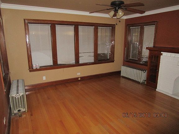 4th image of 2915 N Oak Park Ave