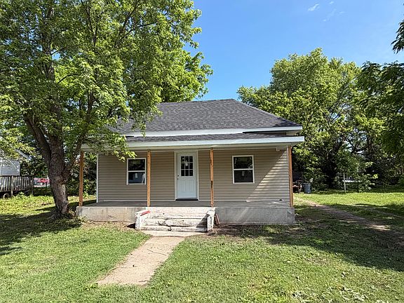 2nd image of 305 E Rock Street