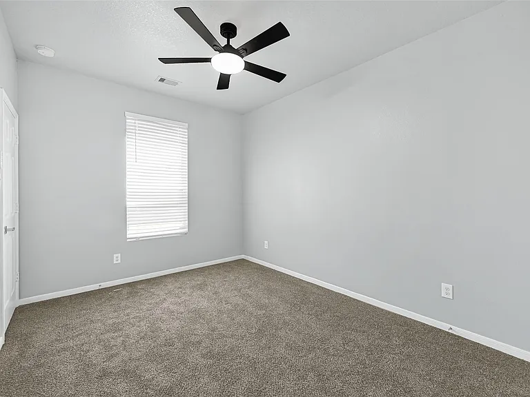 1827 Macondray Dr — Photo 13