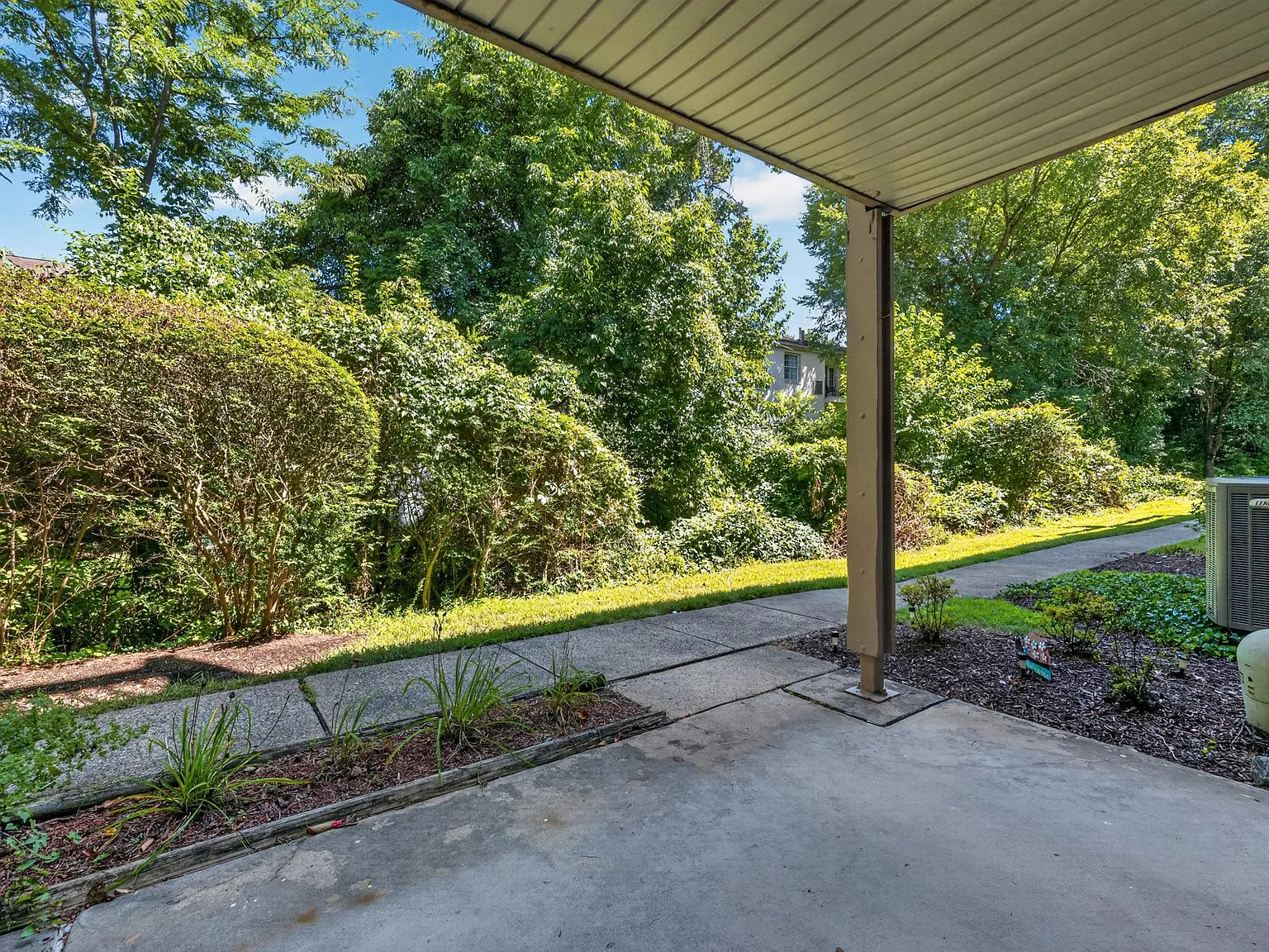 2 bed, 790 sqft, $2,250 — Photo 2