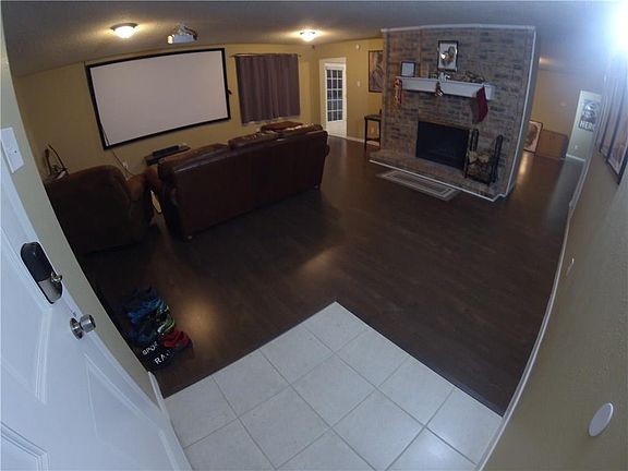 2nd image of 2303 Benbrook Dr