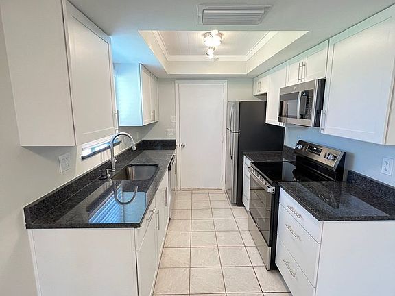 2nd image of 2924 Savoy Dr