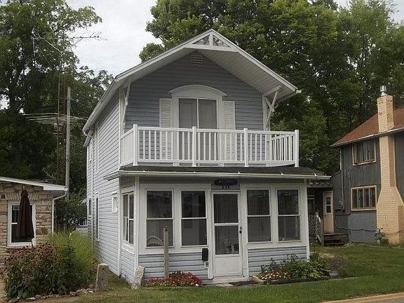 2nd image of 444 Sycamore Ave