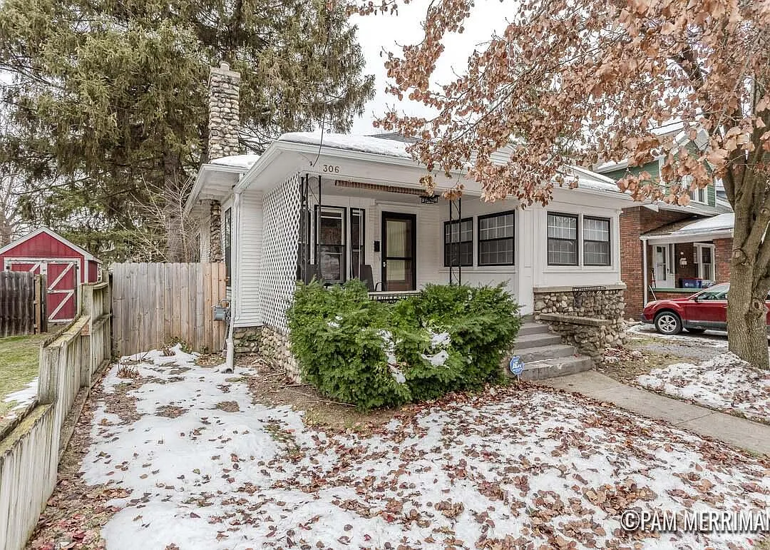 3 bed, 1.0 bath, 1032 sqft, $1,250 — Photo 2