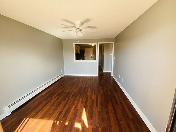 4th image of 625 W Lowell Ave Unit 13