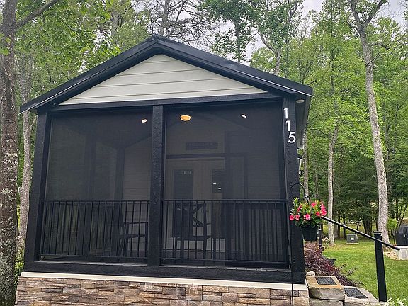 Quiet, private porch!