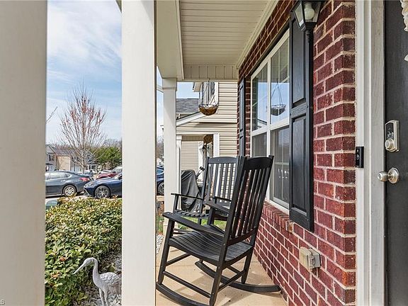 4th image of 4381 Oak Pointe Dr