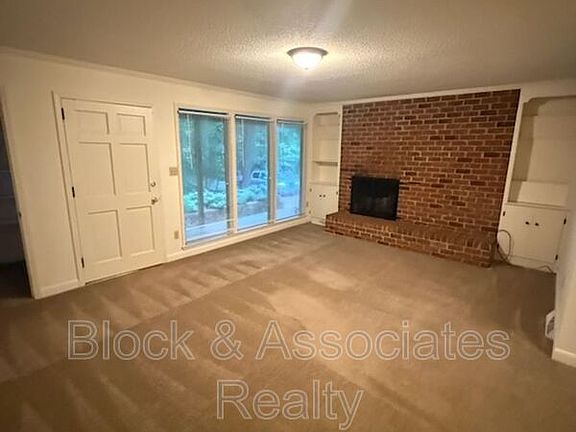 2nd image of 629 Mountain Rd #B