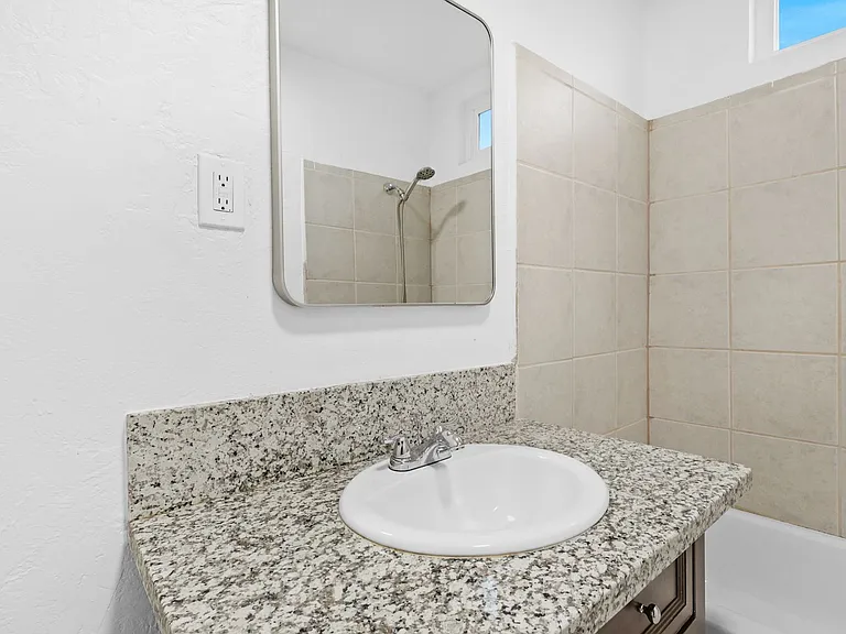 520 Solano St — Photo 13