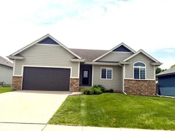 901 13th St SE, Bondurant, IA 50035