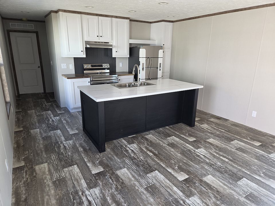 2nd image of 708 Woodduck St