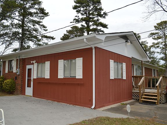 4th image of 360 Longview Dr SE