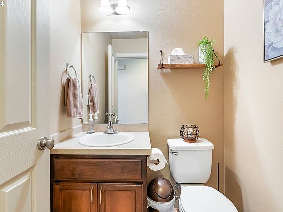 4th image of 10503 NE 67th Ave