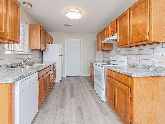 5th image of 1713 Joy Dr