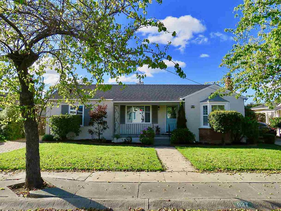 1st image of 827 Emerald Ave
