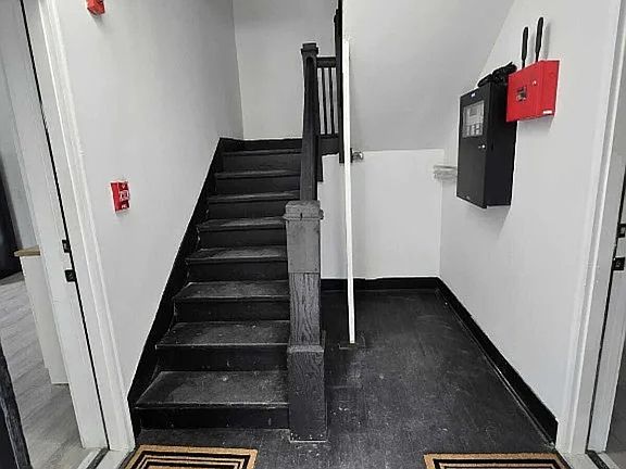2nd image of 19 Mygatt St #9