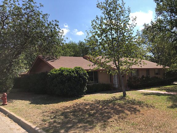 3rd image of 1900 Brook Ln