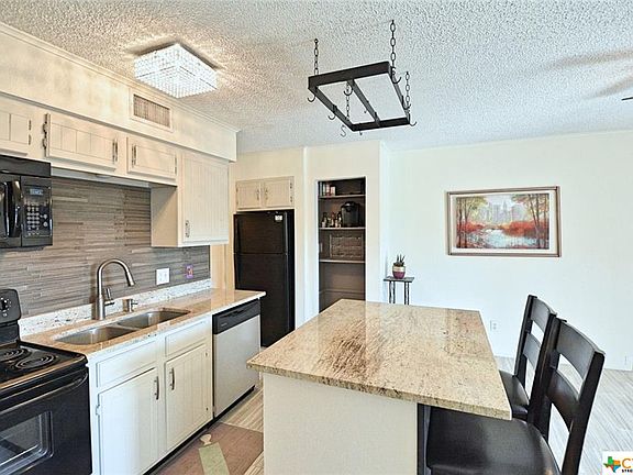 4th image of 500 N Market St #218