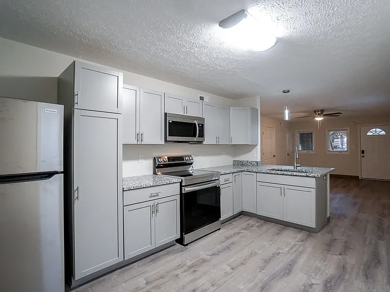 1638 W Kentucky St — Photo 5