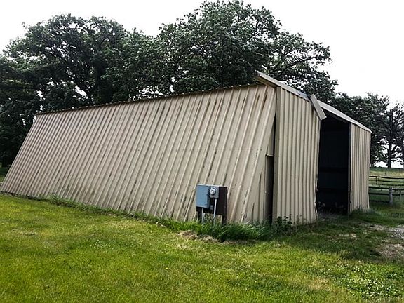 5th image of 202 Hidden Oaks Ln