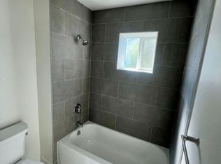 1049 3rd St, Santa Rosa, CA 95404