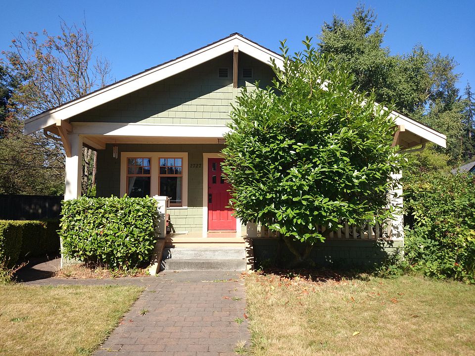 2nd image of 2727 39th Ave SW