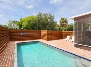 2044 Hansen St, Sarasota, FL 34231