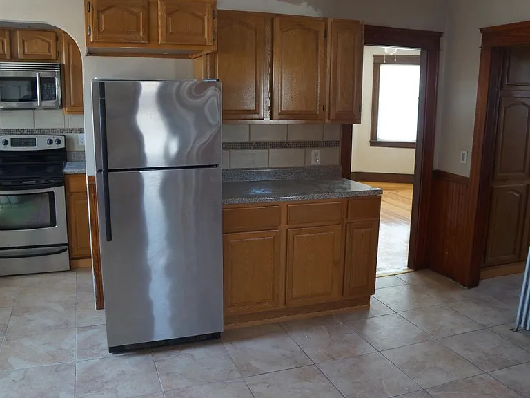 Full Kitchen: Angle 5