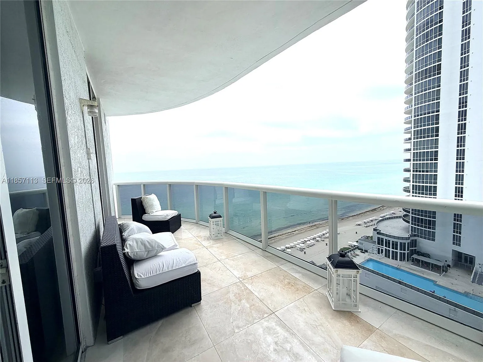 Tdr Tower I Condo — Photo 3
