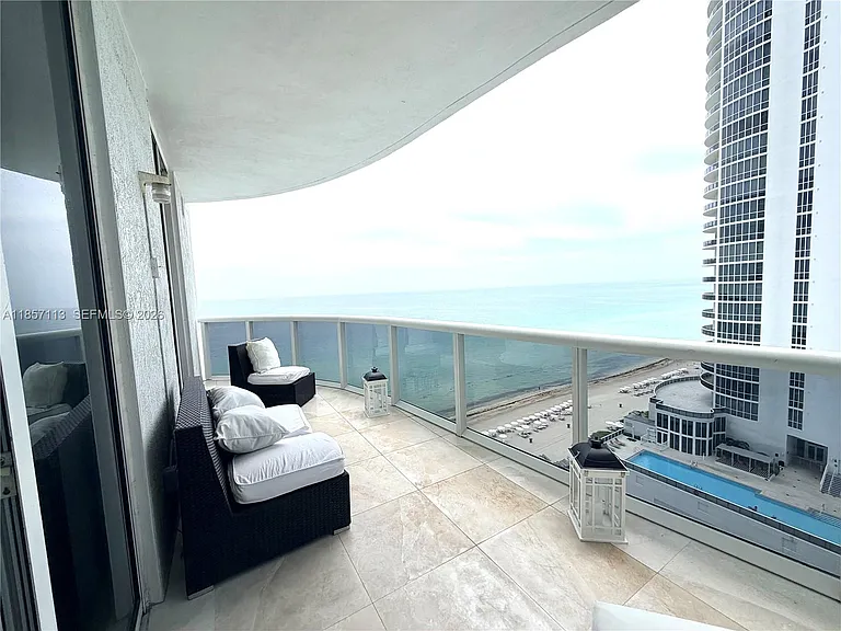 16001 Collins Ave #1402 — Photo 3