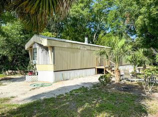 401 NW Avenue D, Carrabelle, FL 32322