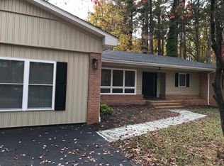 909 Parkview Dr, South Hill, VA 23970