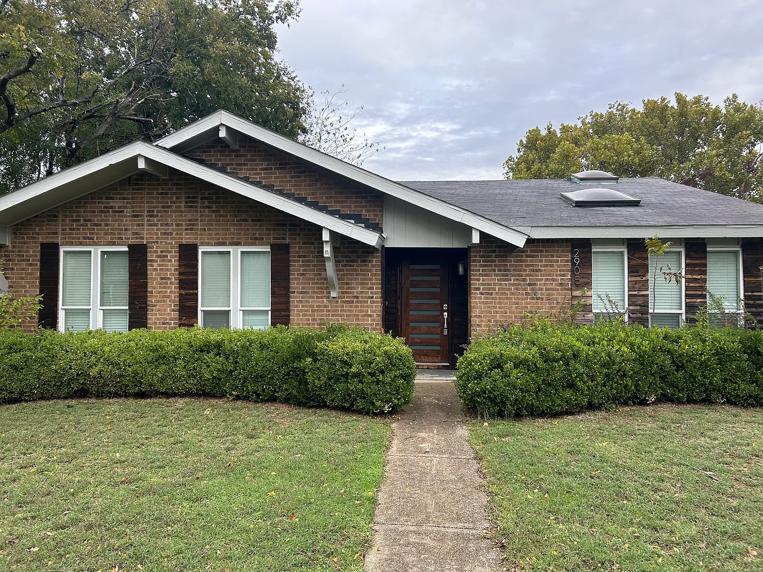 2905 Spring Brook Dr — Photo 1