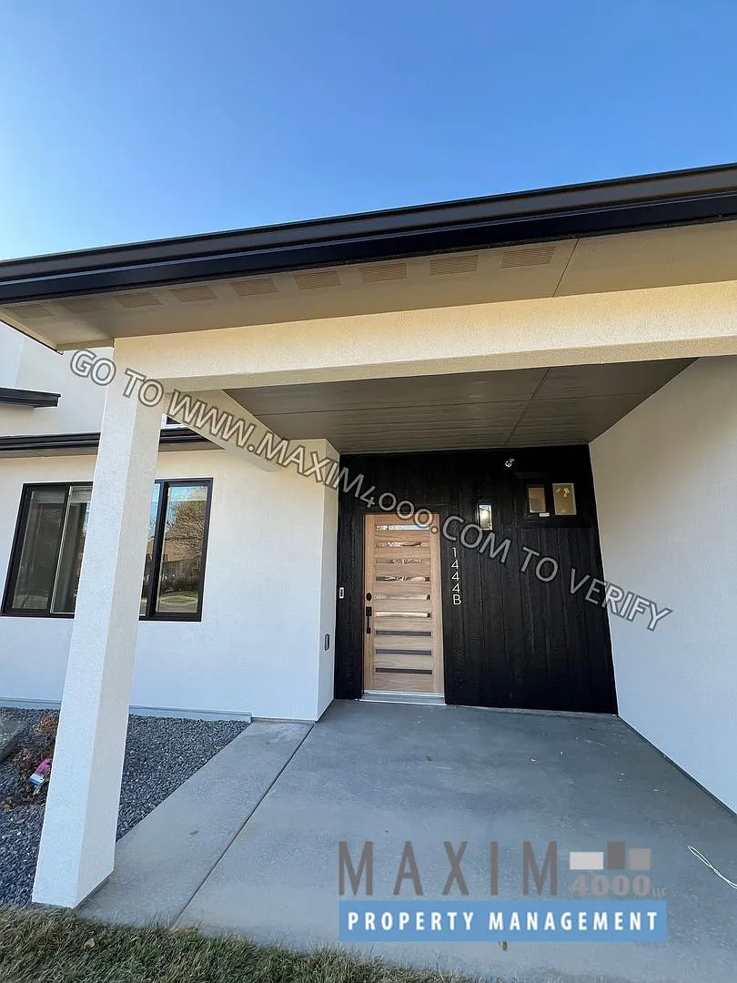 1444 Kennedy Avenue 3-Plex — Photo 3