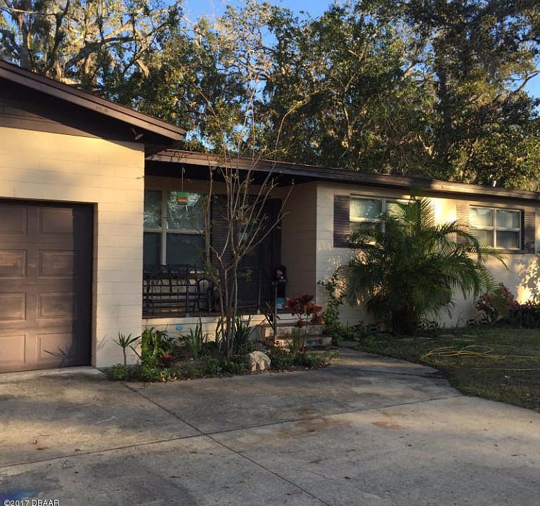 1st image of 137 Oakwood Dr