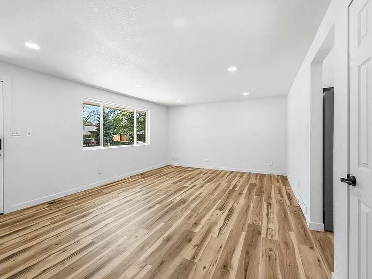 23 University Dr — Photo 11