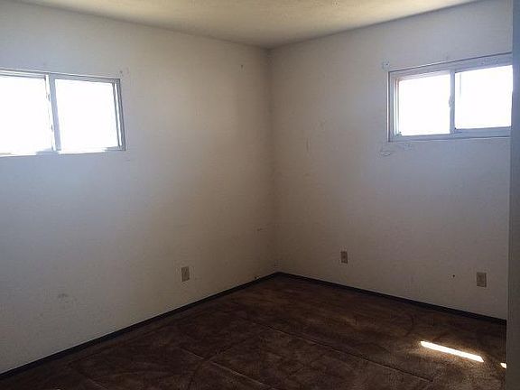 5th image of 64 Redbank Dr