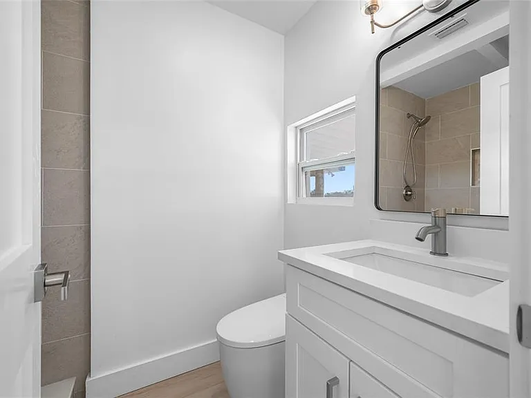 7930 Causeway Blvd S — Photo 28