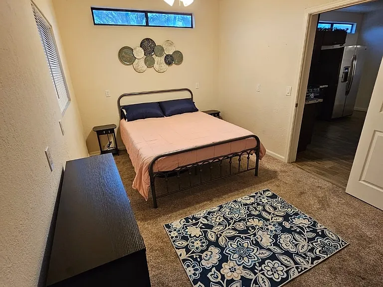 1527 E Silver St #2 — Photo 23