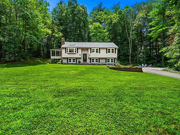 2nd image of 20 Hawkview Road