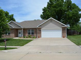 1141 W Azoros Dr, Columbia, MO 65203