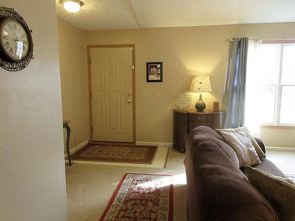 2nd image of 7816 Edgewater Ct