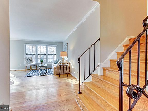 5th image of 8505 Paul Revere Ct