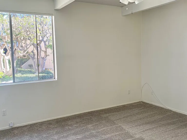 6722 Los Verdes Dr #7 — Photo 5