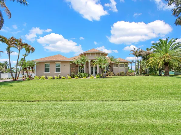 2043 SE Bisbee Street, Port St Lucie, FL 34952