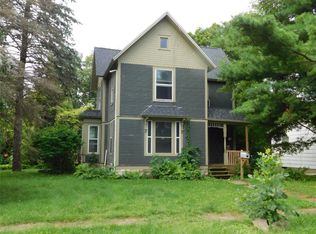 421 E 3rd St, Tipton, IA 52772