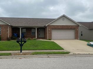 5 Crimson Ct, Highland, IL 62249